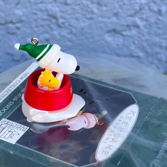 Snoopy Winter Fun Christmas Ornament 98 Peanuts Xmas Keepsake - Picture 5 of 9